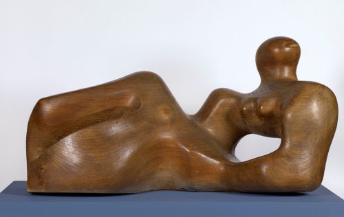 Henry Moore, Reclining Figure, 1935–36. Elm wood. Buffalo AKG Art Museum, Buffalo.